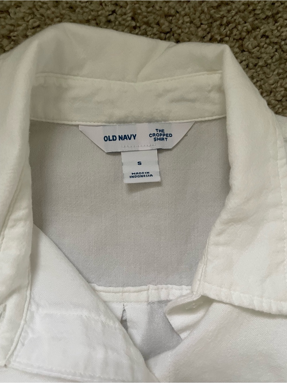 Old Navy White Men's Button-Down Shirt - Classic Collared Style